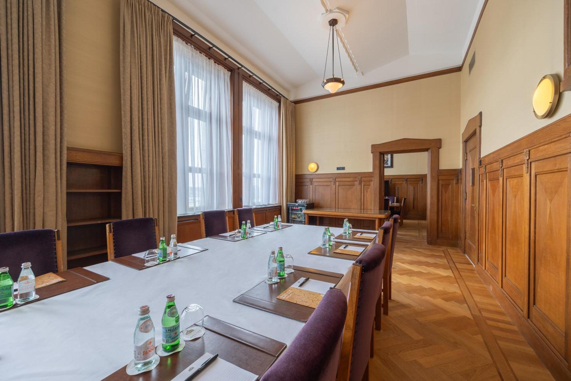 Grand Hotel Amrath Amsterdam Luaran gambar The conference room of the German Historical Society
