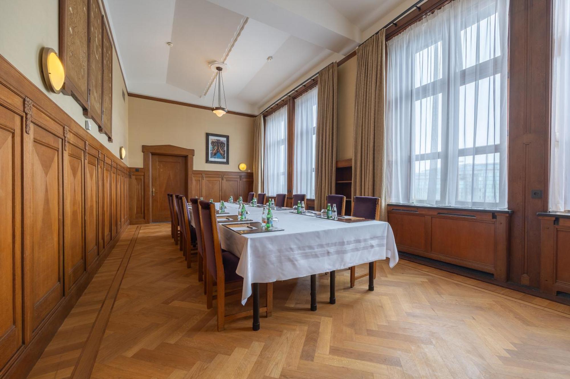 Grand Hotel Amrath Amsterdam Luaran gambar The boardroom of the Swiss National Bank
