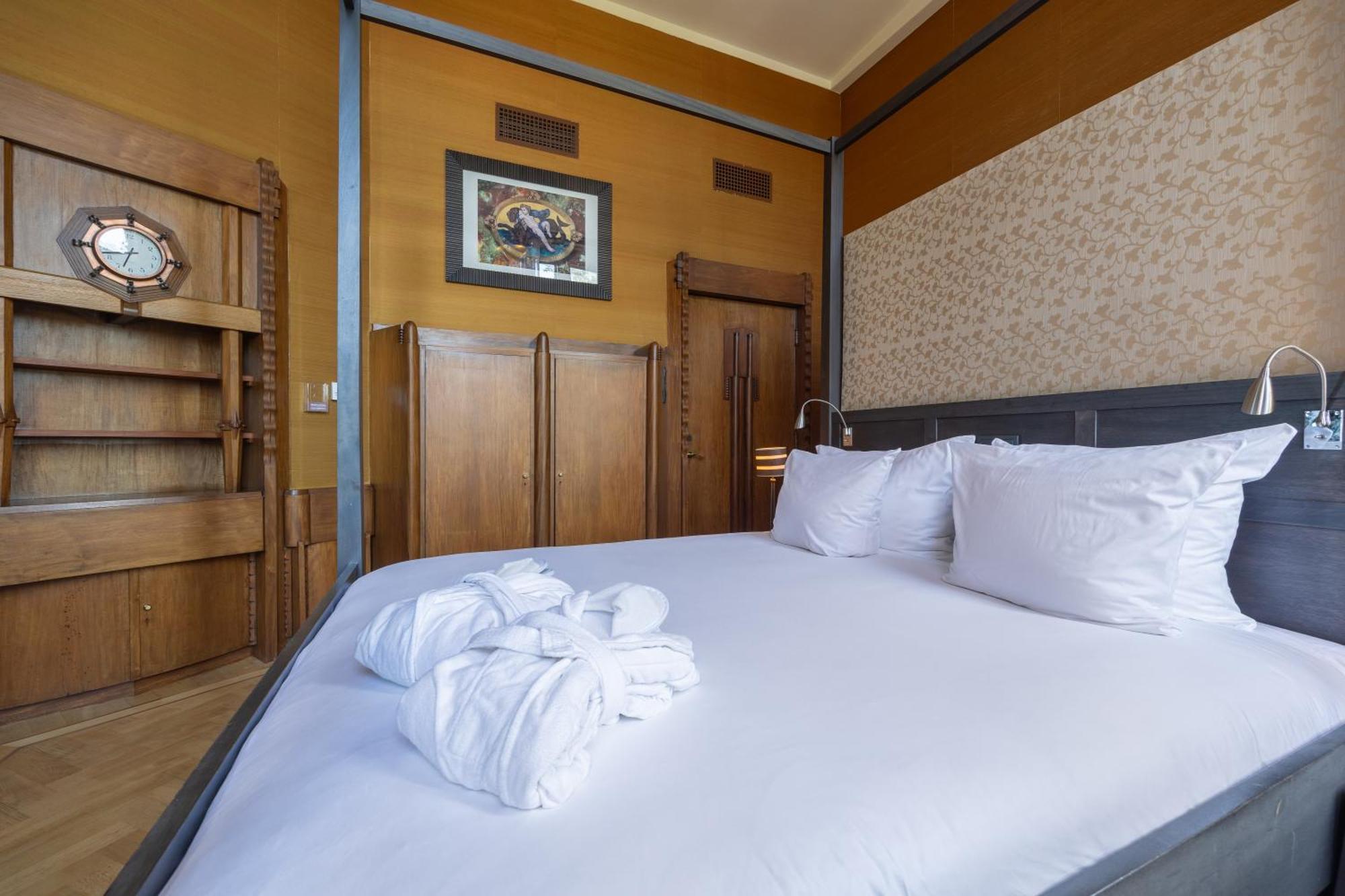 Grand Hotel Amrath Amsterdam Luaran gambar A bedroom at the hotel